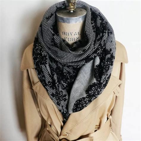 Women's Dolce&Gabbana Scarves & Wraps .